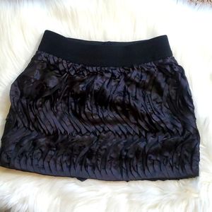 A'GACI BLACK DRESSY SKIRT SIZE M